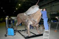 El toro tom&oacute; forma en un taller de Burriana (Castell&oacute;n).