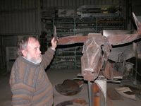 Melchor Zapata en un desplante ante los pavorosos pitones.