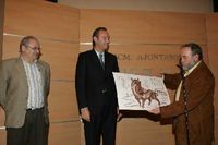 De izquierda a derecha: Pedro Mileo, presidente de la Puntilla; Alberto Fabra, Alcalde de Castell&oacute;n y Melchor Zapata.